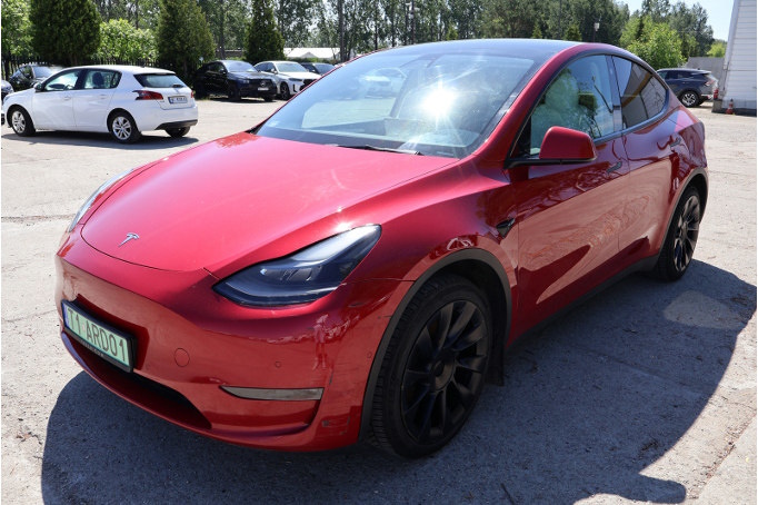 TESLA Y Long Range AWD