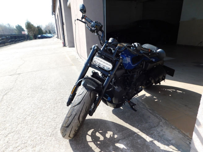 HARLEY-DAVIDSON SPORTSTER S
