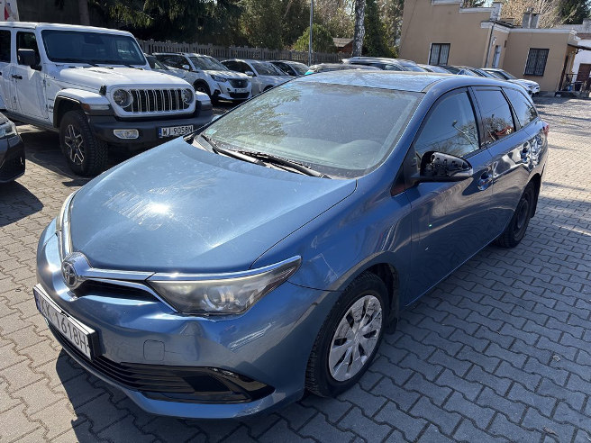 TOYOTA Auris 1.6 Active