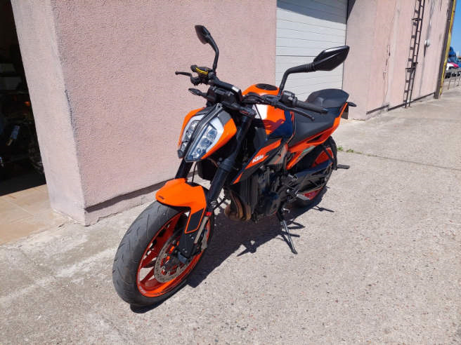 KTM 890 DUKE