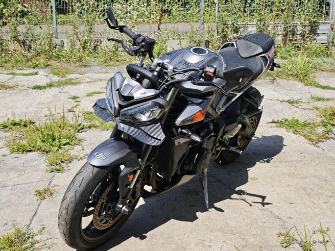 TRIUMPH STREET TRIPLE 765 RS