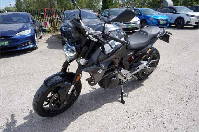 BMW F 900 R